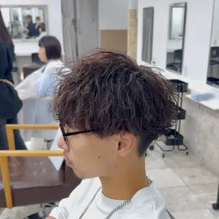 パーマ メンズ 縮毛矯正＆ハイライト 特化　須永🐶のヘアスタイル