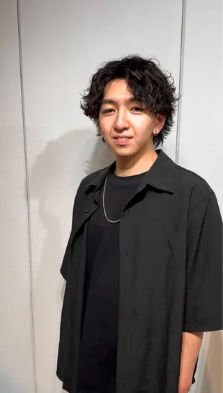 ショート パーマ メンズ 吉岡 昌吾のヘアスタイル