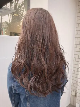 ミディアム カラー 360°キレイな ショートカットのヘアスタイル