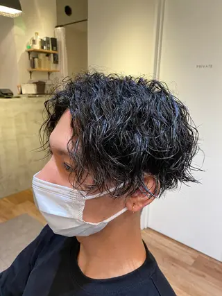 ミディアム パーマ メンズ 恵谷 洸のヘアスタイル