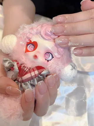 ネイル 𝘙𝘪𝘰𝘯𝘢 ...🕯🤍のネイルデザイン