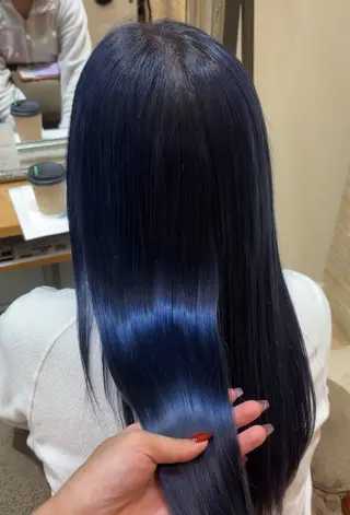 カラー しおり🍬 KOKORO🤍のヘアスタイル