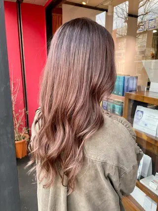 ロング カラー 横山 亮太のヘアスタイル