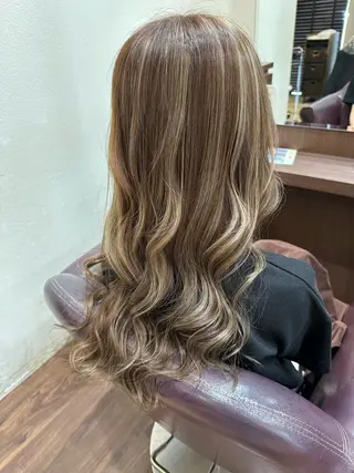 ロング カラー 岡嶋 菜々子のヘアスタイル