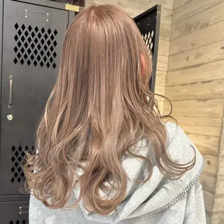 カラー RINA .のヘアスタイル