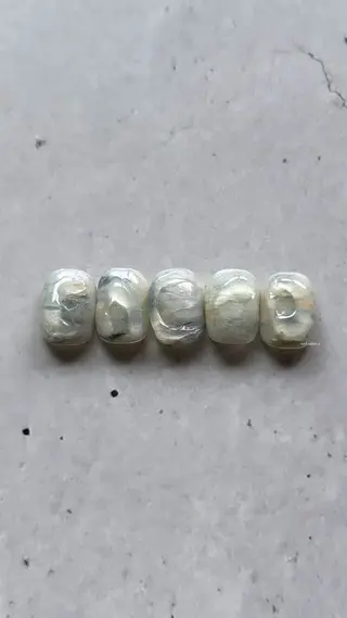 ネイル 関山 志乃のネイルデザイン