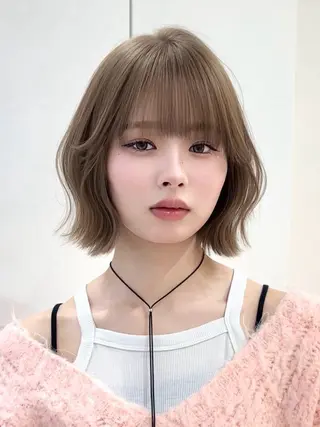 ショート カラー かえ🩶韓国ボブ🎀 透明感カラー🥣のヘアスタイル