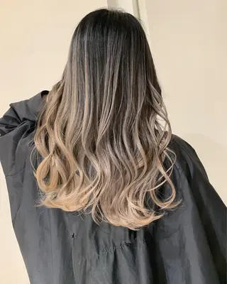 セミロング カラー ヘアアレンジ 【公式】amble luxe池袋東口🩷のヘアスタイル