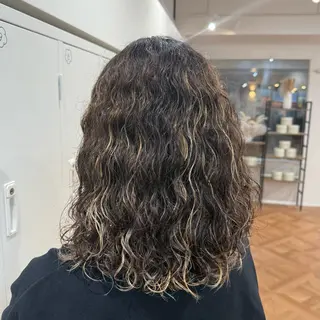 セミロング カラー パーマ ヘアアレンジ キヨミ 韓国レイヤーカットのヘアスタイル