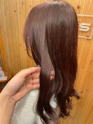 ロング ユナ ナチュラル／透明感のヘアスタイル