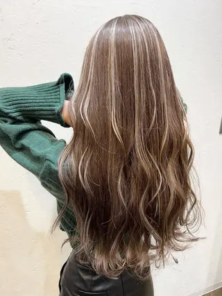 ロング カラー mana .のヘアスタイル