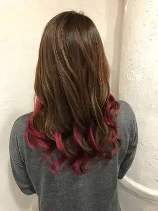 ロング カラー 伊藤 優希のヘアスタイル