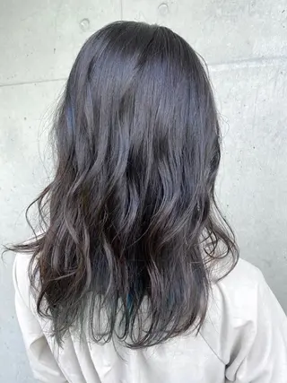 セミロング カラー 川越 輝梨奈のヘアスタイル