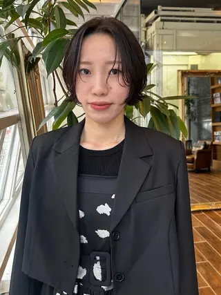 ショート 西 優衣奈のヘアスタイル