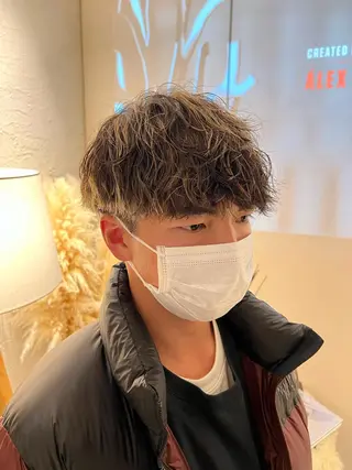 ショート パーマ メンズ fifth JINGUMAE所属・波巻きスパイラルパー マ/シャドウパーマ駿のヘアスタイル