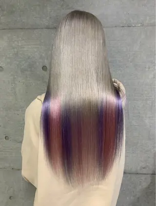 ロング Kro ハイトーン×ブリーチのヘアスタイル