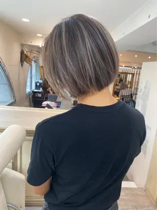 ショート カラーが上手い 辻悠月のヘアスタイル