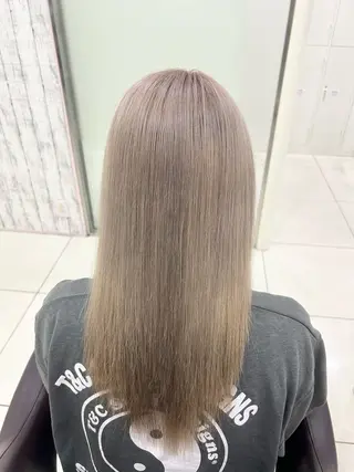 セミロング カラー ヒナ .のヘアスタイル