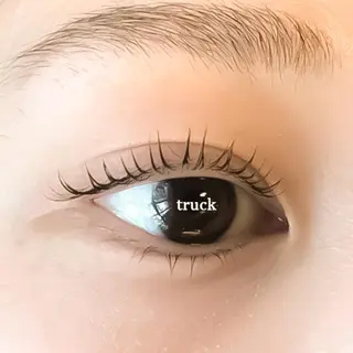 マツエク・マツパ アイサロンTOP BROW天王寺あべの店所属・TOPBROW マユリのマツエク・マツパデザイン