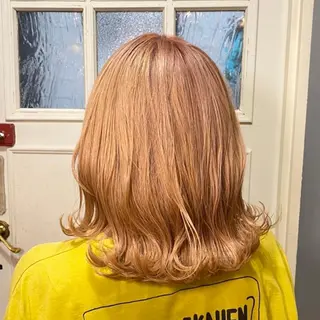 ミディアム カラー BRITS 渡辺 菜々子のヘアスタイル