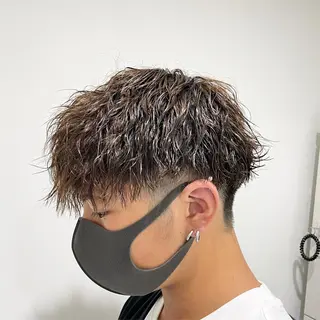 ショート パーマ ヘアアレンジ メンズ 艶カラー の達人のヘアスタイル