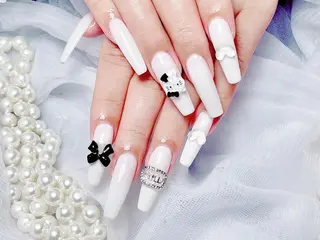 ネイル 🦋 Queenieのネイルデザイン