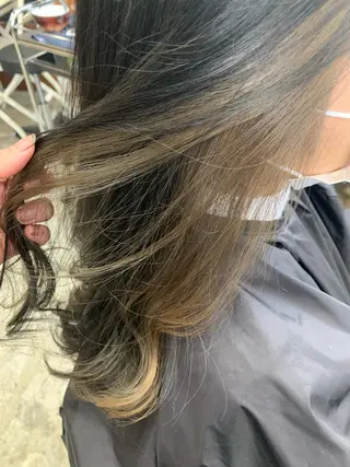 セミロング 大内 志穂のヘアスタイル