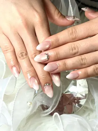 ネイル ルシイ🎀新宿長さ 出しパーツ専門店のネイルデザイン