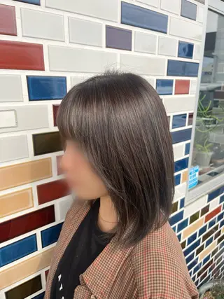 ミディアム カラー 大林 美優のヘアスタイル