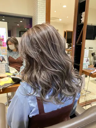 セミロング CIERA.南船場所属・yuna🧡/心斎橋 ハイトーン/ブリーチのヘアスタイル