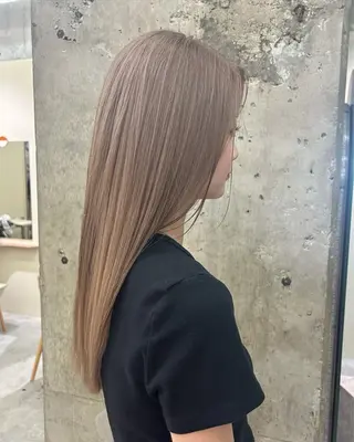 ロング カラー 寺澤 花梨のヘアスタイル