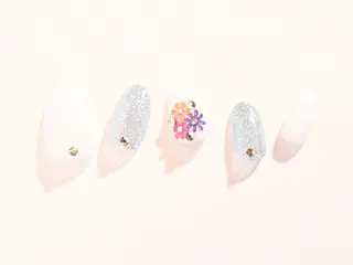 ネイル Tiary Nail Fのネイルデザイン