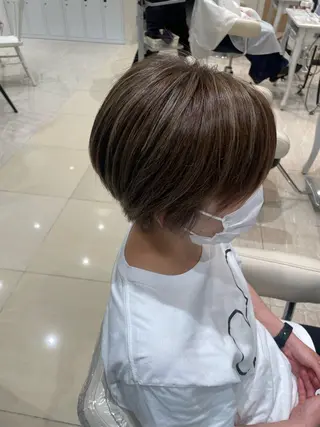 ショート レイヤー×ハイライト 🌷RINA🌷のヘアスタイル
