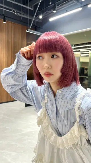 ミディアム 石塚 瑛里菜のヘアスタイル
