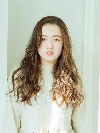 ロング カラー ヘアアレンジ 【公式】amble luxe池袋東口🩷のヘアスタイル