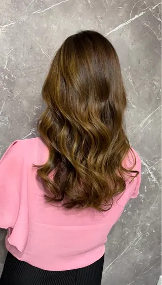 セミロング カラー Yu シールエクステのヘアスタイル