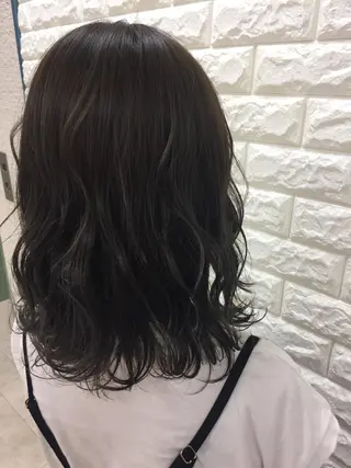 セミロング カラー 似合わせ.ﾍｱｾｯﾄ 得意🌹井上美沙のヘアスタイル