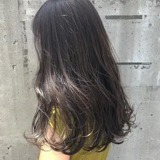 ロング カラー 横山 莉奈のヘアスタイル