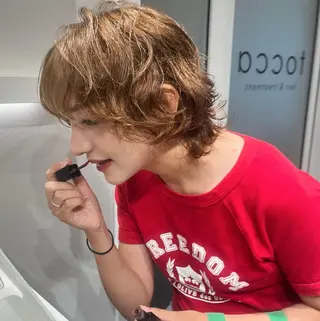 ミディアム カラー 浜野 真貴のヘアスタイル