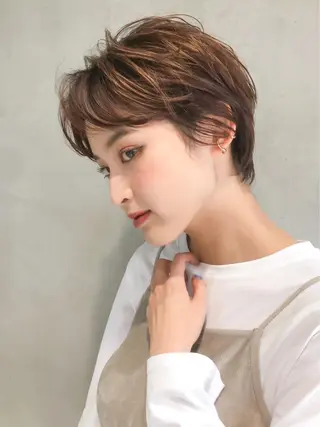 ショート MUSASHI ブリーチカラー◎のヘアスタイル