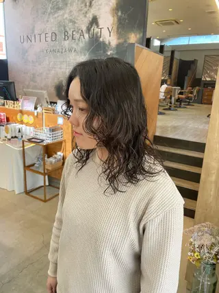 ミディアム UNITED  BEAUTY KANAZAWA所属・テラダ ユウシン西金沢のヘアスタイル