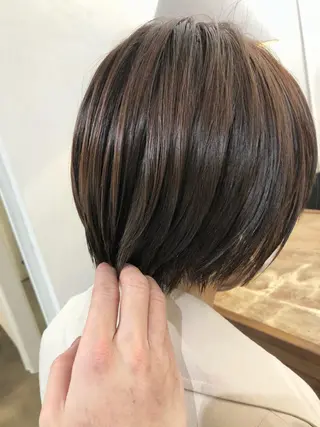 ショート カラー 千葉 郁也のヘアスタイル