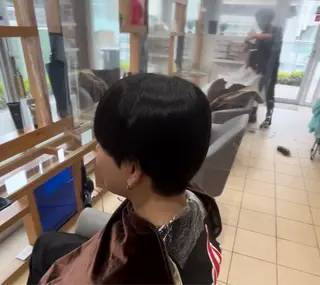 メンズ レイヤーカット/ 縮毛矯正/海音のヘアスタイル