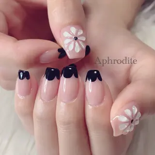 ネイル Aphrodite パラジェル認定サロンのネイルデザイン