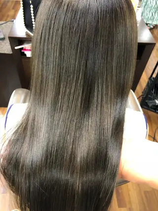 ミディアム プラウド所属・安田 さやかのヘアスタイル