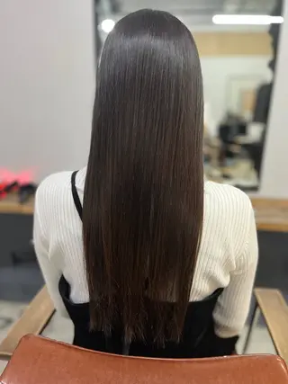 ロング カラー あかね 髪質改善ストレートのヘアスタイル