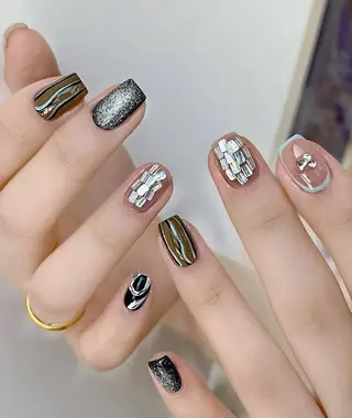 ネイル Oomiya 服部のネイルデザイン