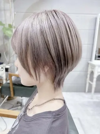 ショート カラー ヘアアレンジ Days 透明感カラーのヘアスタイル