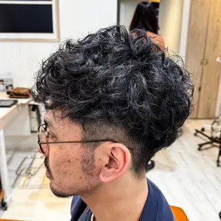 ショート パーマ メンズ 吉田 新平のヘアスタイル