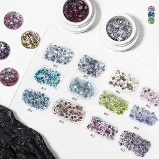 ネイル pink ladyサロン所属・べ にのネイルデザイン